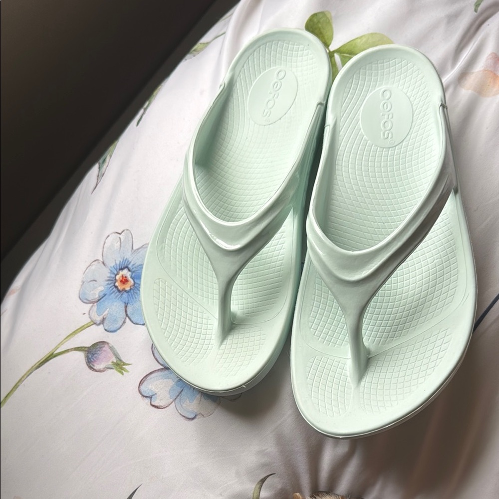 OOFOS Green Comfort Sandals Lightweight Foam